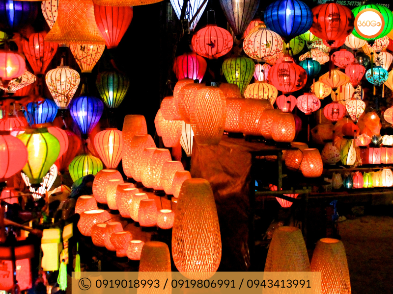 Chiếc đèn lồng lụa đủ màu sắc rực rỡ tại Hội An - Du lịch 360Go